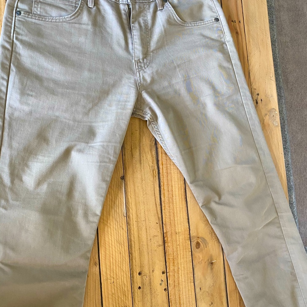 Men’s Patagonia khaki pants